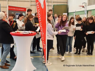 Foto des Albums: Ausbildungsmesse 2023 - 40 Firmen stellen sich vor