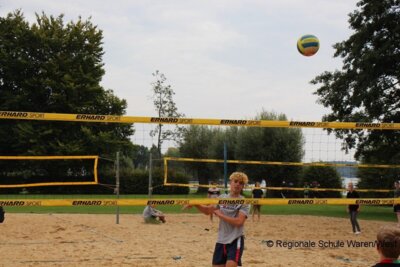 Foto des Albums: Großes Teilnehmerfeld und spannende Duelle im Sand