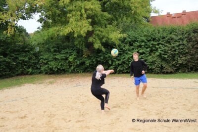Foto des Albums: Großes Teilnehmerfeld und spannende Duelle im Sand