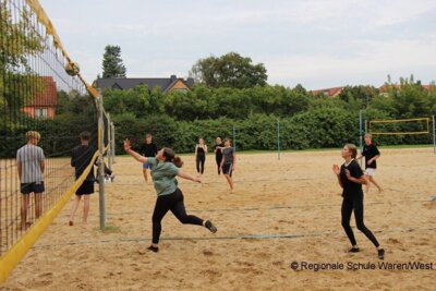Foto des Albums: Großes Teilnehmerfeld und spannende Duelle im Sand