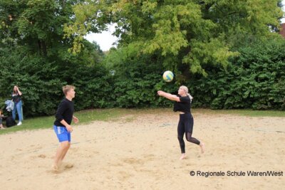 Foto des Albums: Großes Teilnehmerfeld und spannende Duelle im Sand