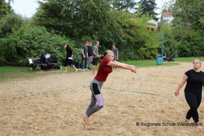 Foto des Albums: Großes Teilnehmerfeld und spannende Duelle im Sand