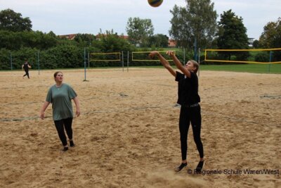 Foto des Albums: Großes Teilnehmerfeld und spannende Duelle im Sand
