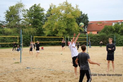 Foto des Albums: Großes Teilnehmerfeld und spannende Duelle im Sand