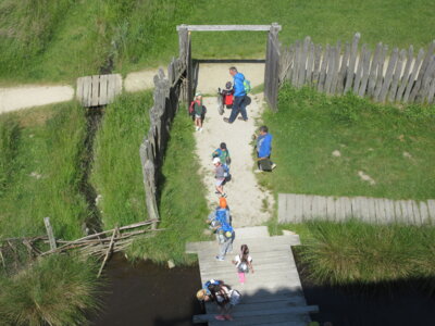 Foto des Albums: Ausflug Klassen 1/2a und 1/2c mit der tschechischen Partnerschule in den Geschichtspark Bärnau (14. 06. 2023)