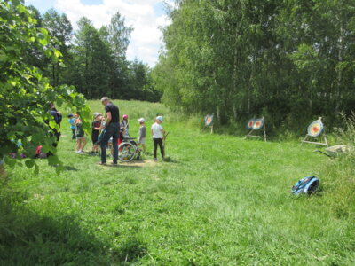 Foto des Albums: Ausflug Klassen 1/2a und 1/2c mit der tschechischen Partnerschule in den Geschichtspark Bärnau (14. 06. 2023)