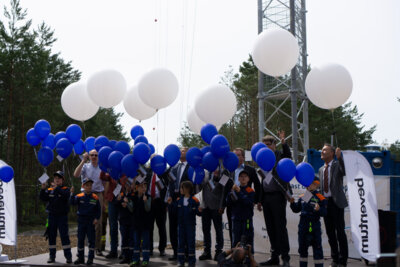 230504 Einweihung Windmessmast Klettwitz Ballons Buehne 2 GICON Victor Smolinski  (Bild vergr&ouml;&szlig;ern)