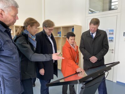 Digitale Displays im Seenland in Betrieb (1)  (Bild vergr&ouml;&szlig;ern)