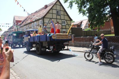 Foto des Albums: Umzug zu 760 Jahre Freyenstein (24.06.2023)