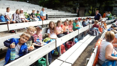 Foto des Albums: Kindertagsfahrt der Klassen 1 bis 3 zur Felsenbühne Rathen