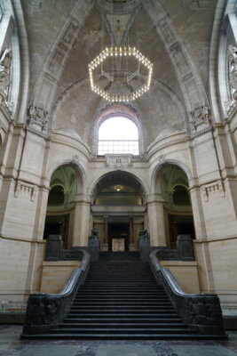 Neues Rathaus Eingangshalle  (Bild vergr&ouml;&szlig;ern)