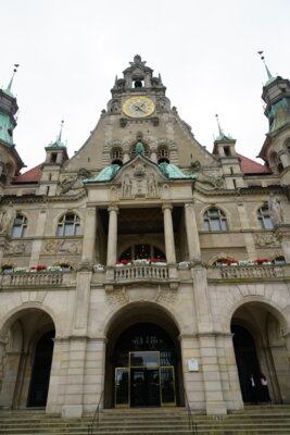 Neues Rathaus Vorderseite  (Bild vergr&ouml;&szlig;ern)