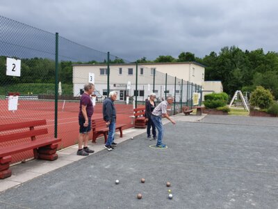 Foto des Albums: 60+ Senioren-Sommer-Treffen mit Boule, Kartenspielen und Grillen (01. 07. 2023)