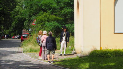 Foto des Albums: Luisenmarkt der Stiftung Paretz auf dem Schmiedehof hinter der Paretzer Scheune (03.07.2023)