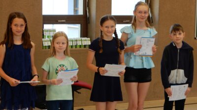 Foto des Albums: Abschlussfeier zum letzten Schultag