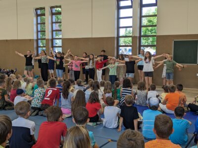 Foto des Albums: Abschlussfeier zum letzten Schultag
