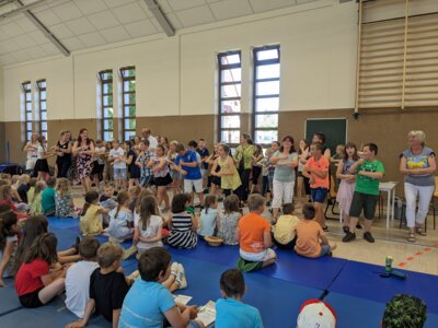 Foto des Albums: Abschlussfeier zum letzten Schultag