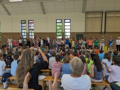 Foto des Albums: Abschlussfeier zum letzten Schultag