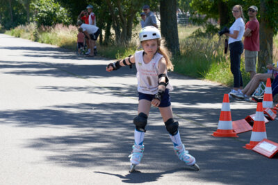 2023-07-08 Landesmeisterschaft Rollerski 1 Bieseke Louisa (c) Guenter Gruetzner  (Bild vergr&ouml;&szlig;ern)