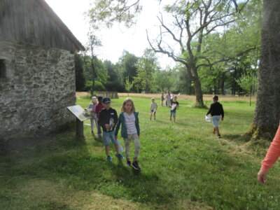 Foto des Albums: Tröstauer Kinder in Grassemann mit Naturparkrangern (14. 07. 2023)