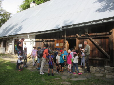 Foto des Albums: Tröstauer Kinder in Grassemann mit Naturparkrangern (14. 07. 2023)