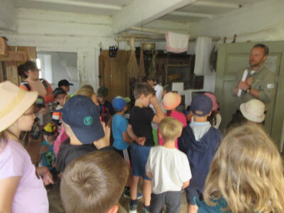 Foto des Albums: Tröstauer Kinder in Grassemann mit Naturparkrangern (14. 07. 2023)