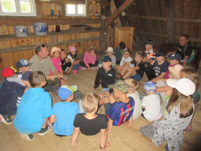 Foto des Albums: Tröstauer Kinder in Grassemann mit Naturparkrangern (14. 07. 2023)