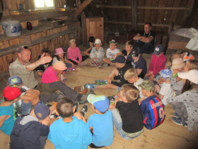 Foto des Albums: Tröstauer Kinder in Grassemann mit Naturparkrangern (14. 07. 2023)