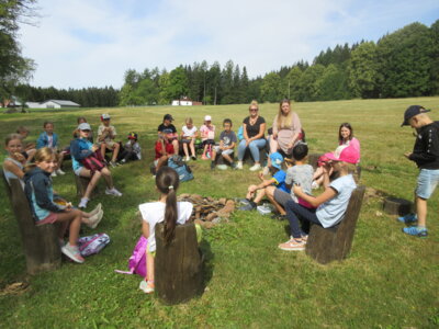 Foto des Albums: Tröstauer Kinder in Grassemann mit Naturparkrangern (14. 07. 2023)