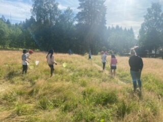 Foto des Albums: Tröstauer Kinder in Grassemann mit Naturparkrangern (14. 07. 2023)