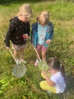 Foto des Albums: Tröstauer Kinder in Grassemann mit Naturparkrangern (14. 07. 2023)