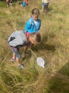 Foto des Albums: Tröstauer Kinder in Grassemann mit Naturparkrangern (14. 07. 2023)