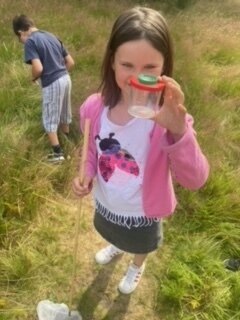 Foto des Albums: Tröstauer Kinder in Grassemann mit Naturparkrangern (14. 07. 2023)