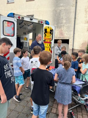 Foto des Albums: Besuch Rettungswagen