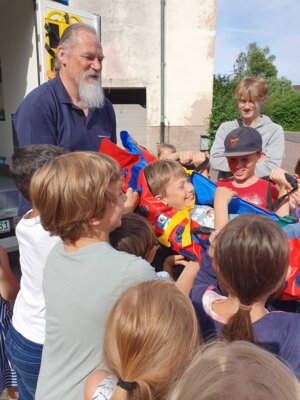 Foto des Albums: Besuch Rettungswagen