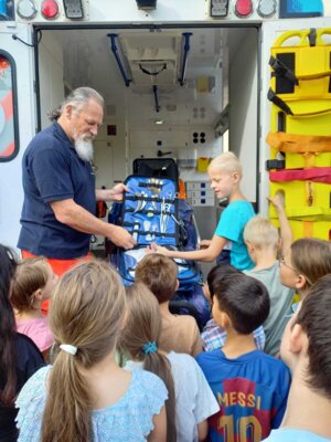 Foto des Albums: Besuch Rettungswagen
