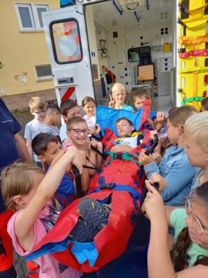 Foto des Albums: Besuch Rettungswagen