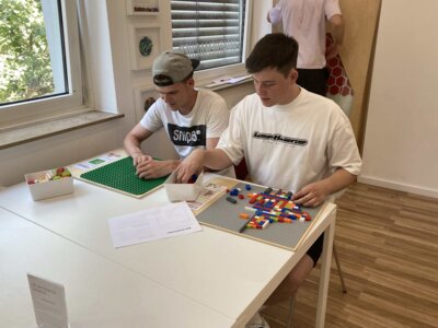 Foto des Albums: Mathematik-Leistungskurse der MSS 12 besuchen Mathe-Ausstellung in Mainz (17.07.2023)