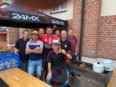 Tusche beim Grill-Team  (Bild vergrößern)