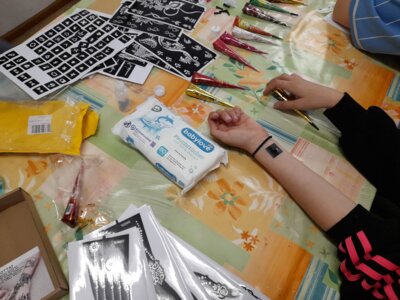 Foto des Albums: Impressionen vom Henna-Tattoo Workshop