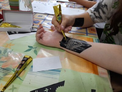 Foto des Albums: Impressionen vom Henna-Tattoo Workshop