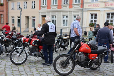 Foto des Albums: Kyritz knattert! Oldtimer-Rallye (12.08.2023)