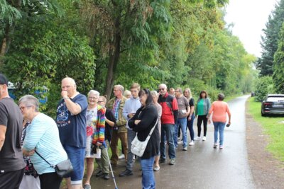 f&uuml;r einen besonderer Gaumenschmaus in Form von Fischspezialit&auml;ten lohnt offensichtlich das Anstehen 