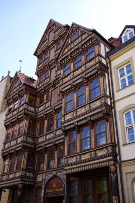 Geb&auml;ude der Sparkasse am Marktplatz  (Bild vergr&ouml;&szlig;ern)