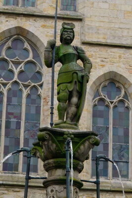 Rolandbrunnen Hildesheim  (Bild vergr&ouml;&szlig;ern)
