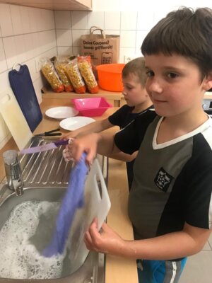 Foto des Albums: Ferienhort - Mittagessen kochen