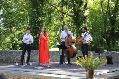 Foto des Albums: Freyensteiner Kultursommer - Swing-Time im Burghof (20.08.2023)