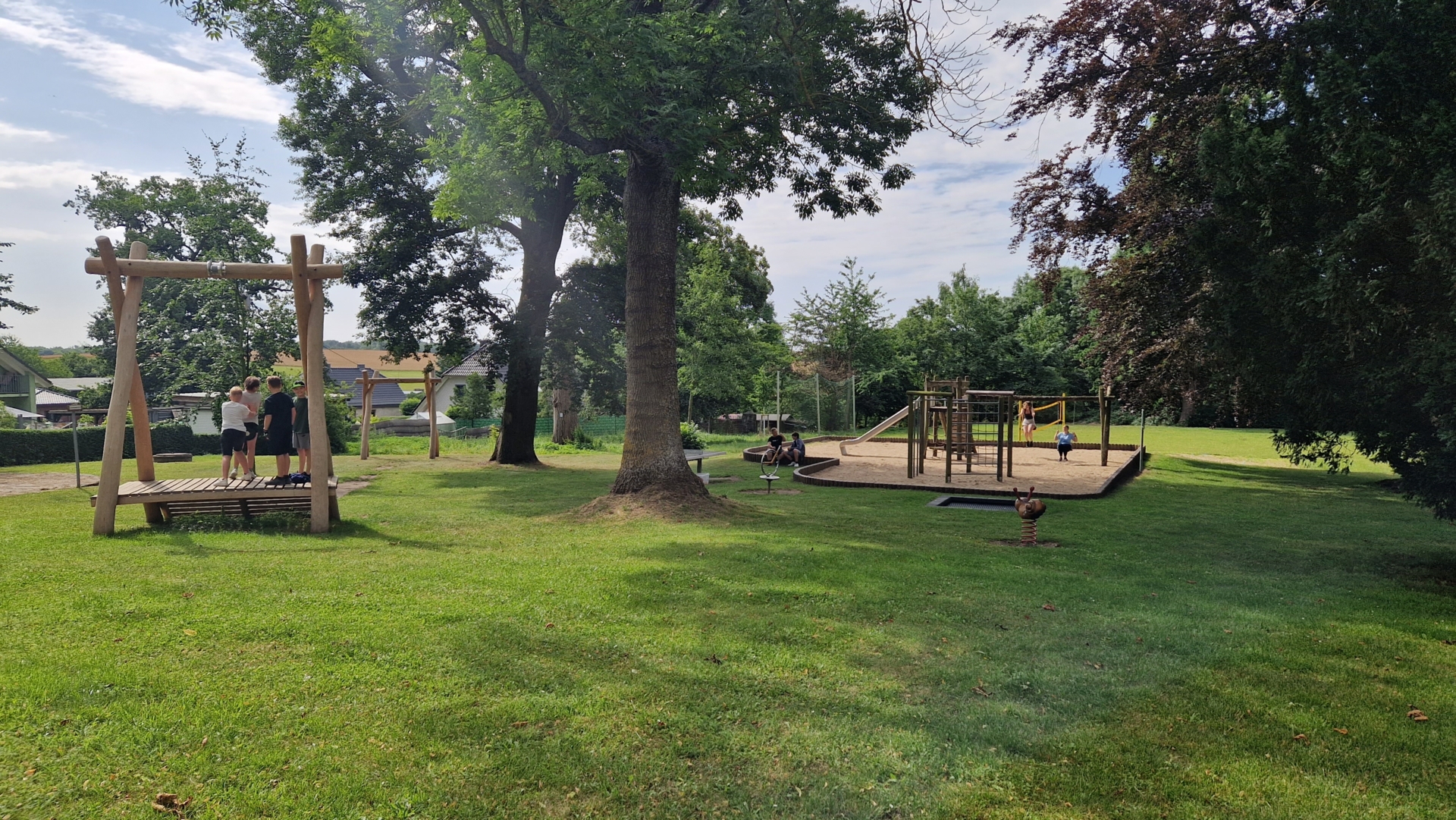 Bild: Kurze Pause am Spielplatz