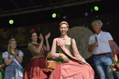 Foto des Albums: Krönung der Rosenkönigin und der Rosenprinzessin (26.08.2023)