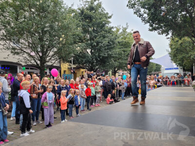 Foto des Albums: Herbstleuchten 2023 - die Stadt war voller Menschen